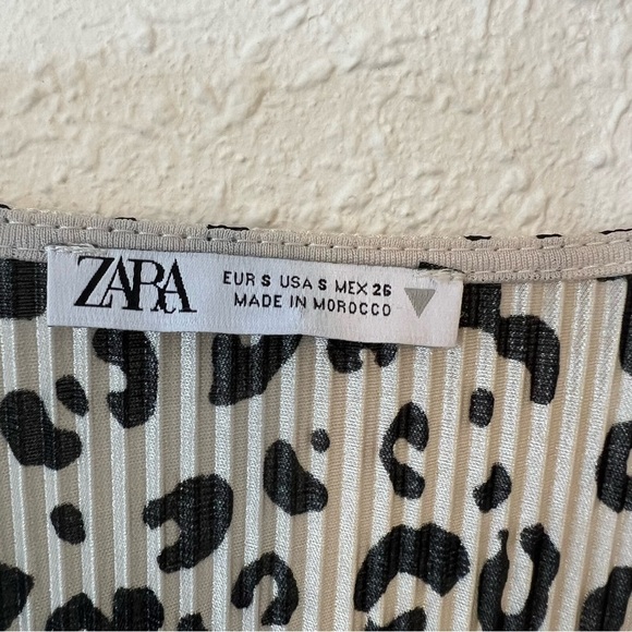 Zara Leopard Print Wrap Front V-Neck Pleated Top S - Picture 7 of 7